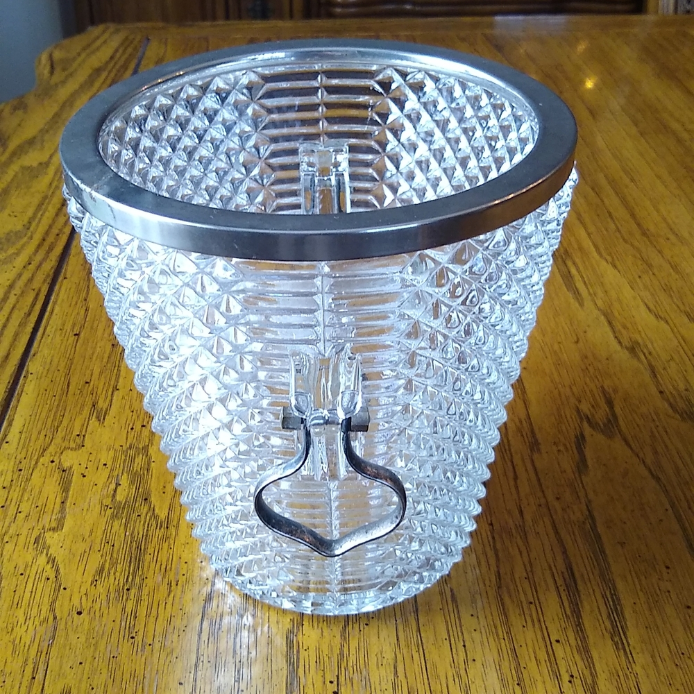 1954 Ice/Champagne Bucket Silverplate England diamond pattern heavy Glass